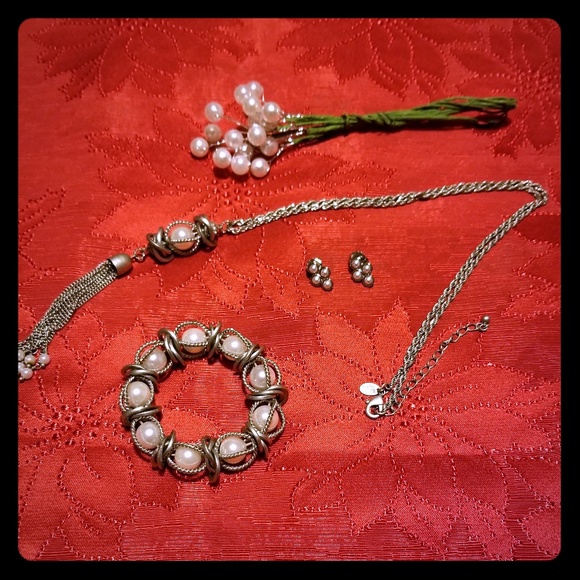 Lia Sophia Jewelry - Lia Sophia silver pearl jewelry set